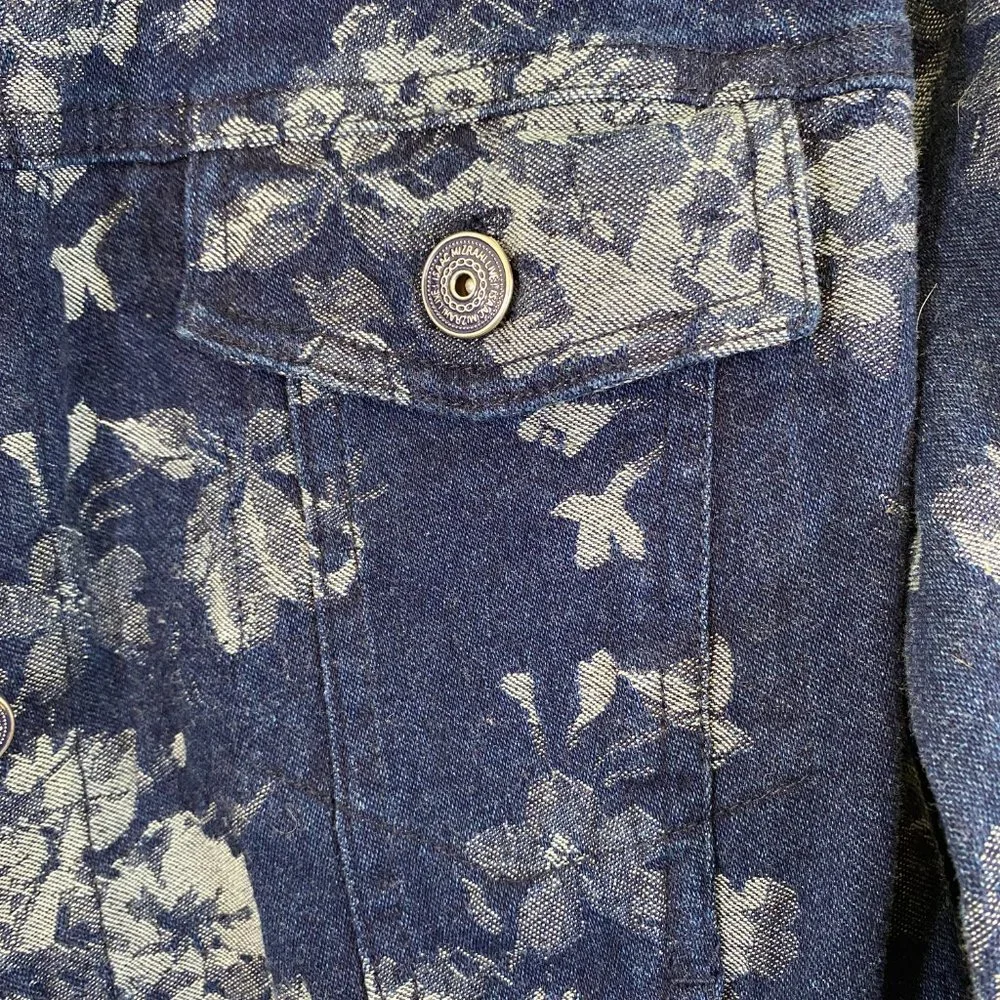 SOLD Isaac Mizrahi Live White Floral Print on Denim Jacket ~ NWOT - Picture 8 of 10